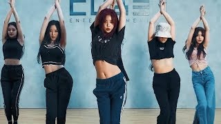 Soojin abs featuring 5 of SM latest singles.