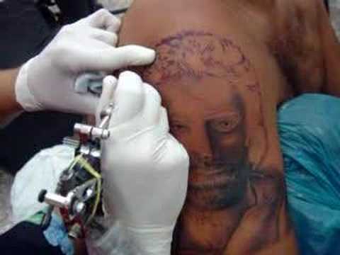 Tattoo de Jesus, baseada na pintura de Akiane Kramarik "A Menina Prodígio.