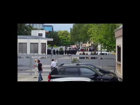 User-Videos: Ausschreitungen in Asylbewerberunterkunft Waldkraiburg User-Videos: Ausschreitungen in Asylbewerberunterkunft Waldkraiburg