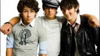 Watch Jonas Brothers 705 video