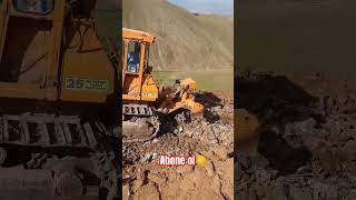 Dozer Taş Kırıyor