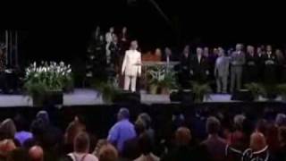 Benny Hinn sings Benny Hinn sings