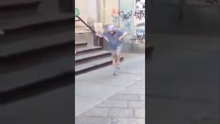 Yaşlı Kadının Dansı