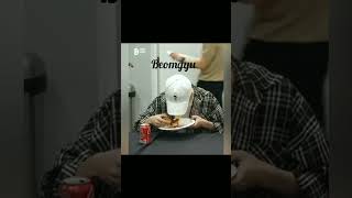 Beomgyu Eating Pizza Vs Other Members