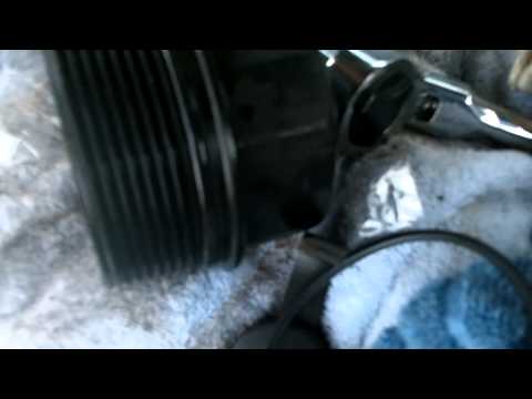 Замена масла в двигателе Mercedes W202, видео