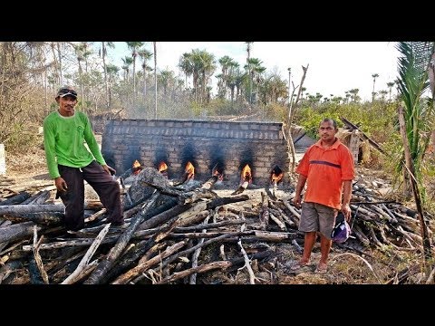 CONHEÇA A HISTÓRIA DOS OLEIROS QUE APESAR DA LIDA DIÁRIA NOS DÃO LIÇÃO DE VIDA - AMEI ESTE VÍDEO