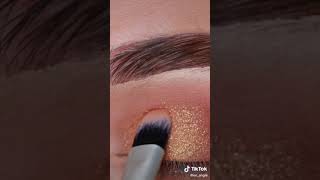 Create Stunning Looks With The D Coast Palette From The Model Roz Collection