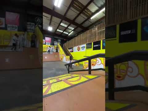 KICKFLIP FRONT BLUNT BIG SPIN OUT #SHORTS