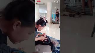Perhatikan Yang Pake Handuk Di Belakang
