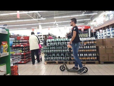 Когда ребёнок научится кататься на самокате? Когда ребёнок научится кататься на самокате?