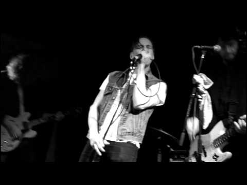 SKATERS - I Wanna Dance (But I Don't Know How) LIVE thumb