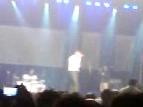 Atif Aslam Singing Akhiyan nu Rehn de international center...
