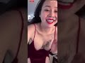 Em gái ngáo thả loã vú, hở đầu ti