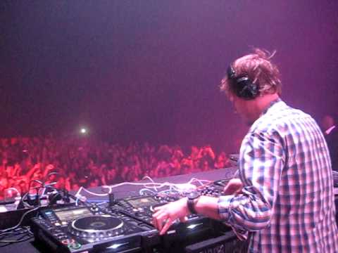 Avicii @ Edition 2011 Bangkok 11 December- On stage filmed.