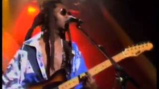 Steel Pulse - Steppin Out