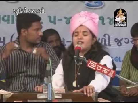 Dhime Dhime Preet Kero | Gujarati Live Bhajan 2014 | Poonam...