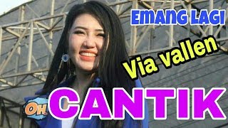 VIA VALLEN NYANYI LAGU EMANG LAGI CANTIK