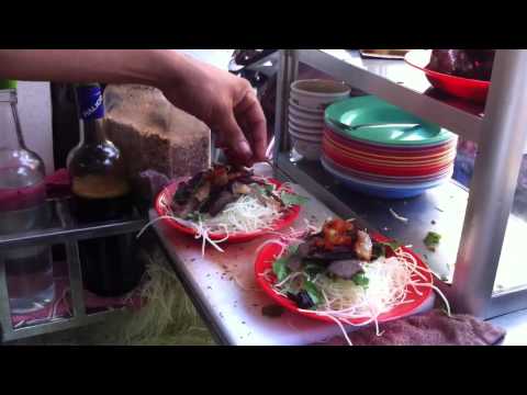 Nộm bò khô bờ hồ Hà Nội