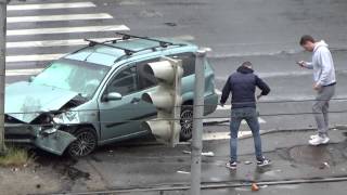 Видео Светлановский проспект. Санкт Петербург. Авария. от Семен Пинкманъ, Светлановский проспект, Санкт-Петербург, Россия
