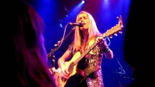 Watch Heather Nova Hollow video