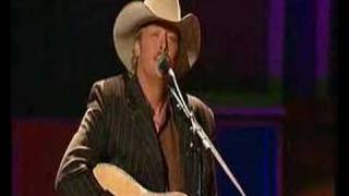 Watch Alan Jackson In The Garden video