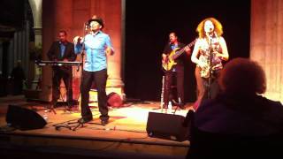 Watch Juan Luis Guerra Los Mangos Bajitos video