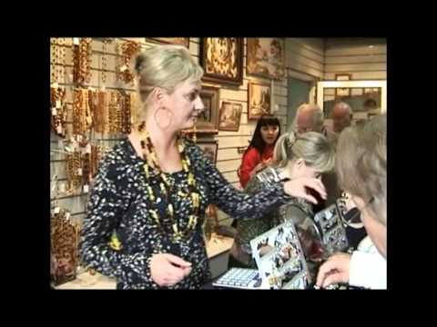 Den Sack unter dem Auge nach dem blauen Fleck zu entfernen