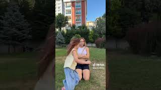 -Sara Edicekksin