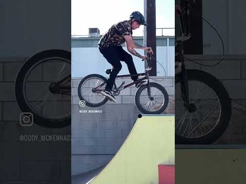 Bmx session at the warehouse! #bmx #rideforfun #warehouse #ramps #fun #clipsdaily #clips