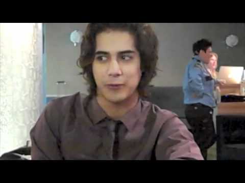 Popstar chats with Avan Jogia Beck on the set of Victorious 