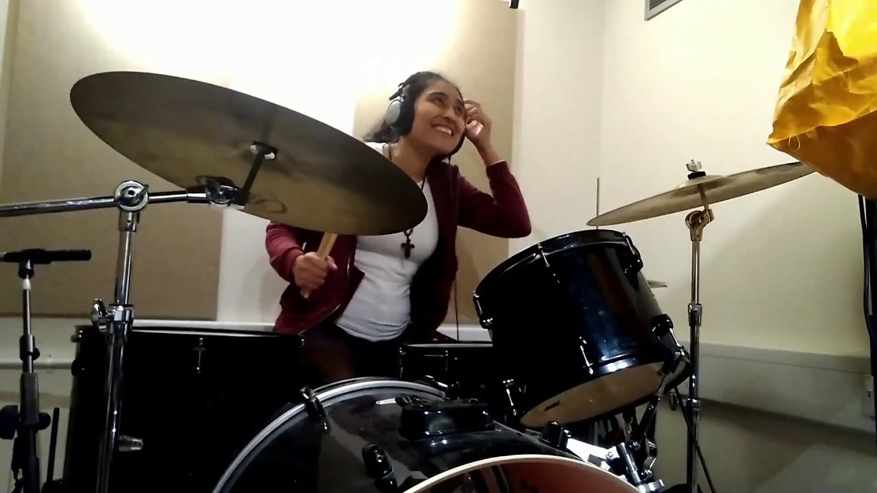 Trois Beats the Drums