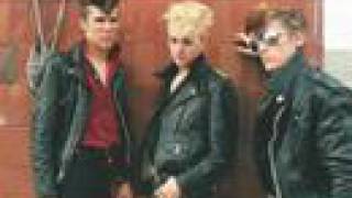 Watch Stray Cats Lonely Summer Nights video