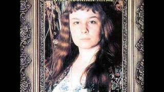 Watch Sandy Denny Banks Of The Nile video