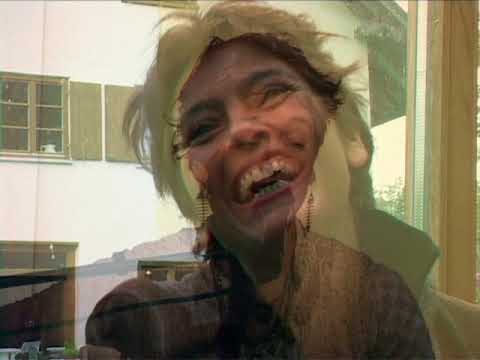 Veronica Gonzalez - Weltmusikerin aus Chile - erzählt und singt vom Weinen und Lachen.