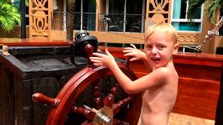 Fun videos for children - kids playing in the water park - Pirate ship kids's videos
