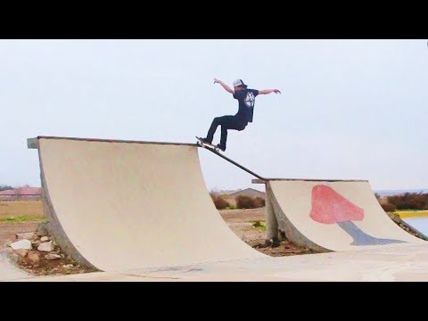 Kernside W/ Ratface, Steven Ban, Trevor McCune n' Myself - Skateboarding Bakersfield