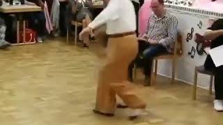 Yaşlı Çiftin Mükemmel Dansı