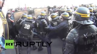 130 человек арестованы во время студенческих протестов во Франции
