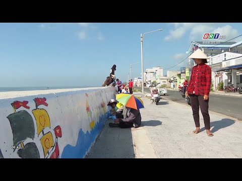 "Bức họa ven biển" áo mới của bờ kè làng chài Phước Hải | BRTgo