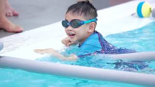 บรรยากาศงาน Mantakids Swim Gala สอนว่ายน้ำสำหรับทารกและเด็กเล็ก ในสระน้ำอุ่น ระบบน้ำเกลือ
