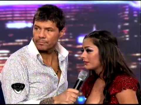 Showmatch 2011 - Larissa Riquelme conquistó a todos con su lengua