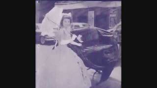 Watch Teresa Brewer A Sweet Oldfashioned Girl video