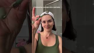 How To Depuff Your Eyes With Jade Roller