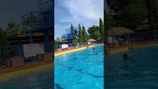 Hijab Berenang Lompat Di Kolam Renang Awalnya Tidak Berani Hahaha