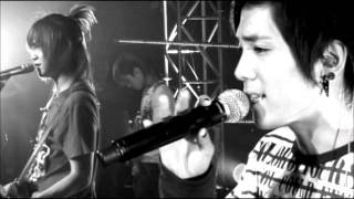 Watch Ftisland The One video