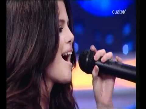 SELENA GOMEZ SINGING NATURALLY SELENA GOMEZ SINGING NATURALLY