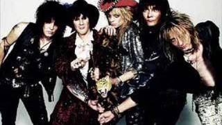 Watch Hanoi Rocks Teenage Revolution video