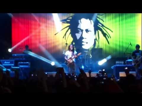 Toni Q Rastafara dont worry uyyeeeee live surabaya