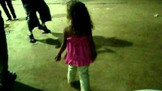 Lavynia de 5 anos dançando Funk (Pirulicoptero)