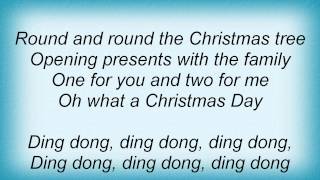 Watch Bing Crosby round And round The Christmas Tree video
